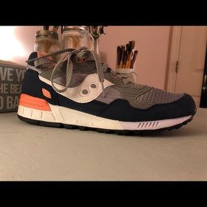 Blue Grey and Peach Saucony Showow 5000, Size 10.